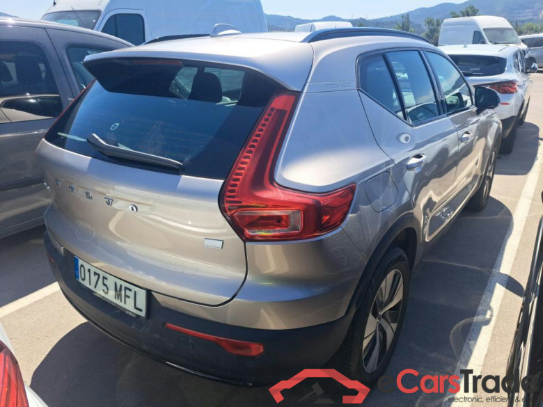 VOLVO XC40 / 2021 / 5P / todoterreno 1.5 T4 Recharge PHEV Plus Dark Auto #2