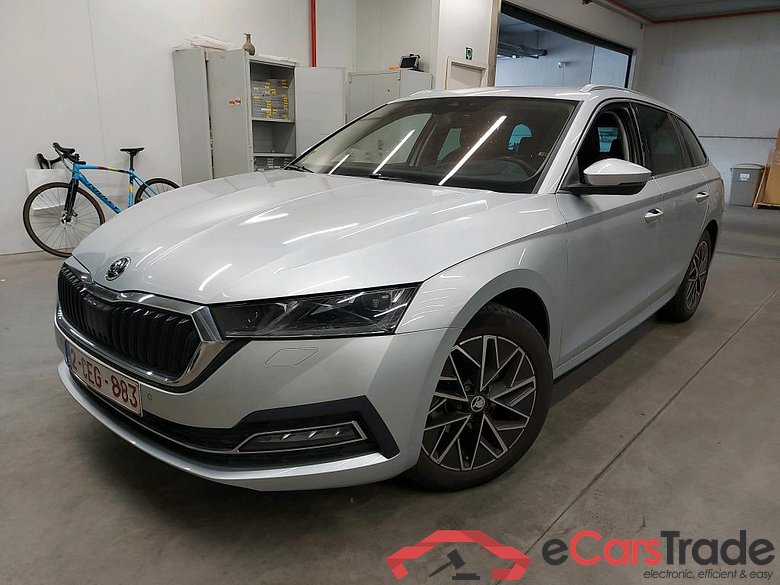 SKODA - SKO OCTAVIA COMBI 1.0 TSI eTec 110PK DSG7 Clever+ With Head Up & Auxiliary Heater & Suede Leather Seats & Heated Multfunc Steering Wheel & Foldable Trailer Hook  * PETROL *