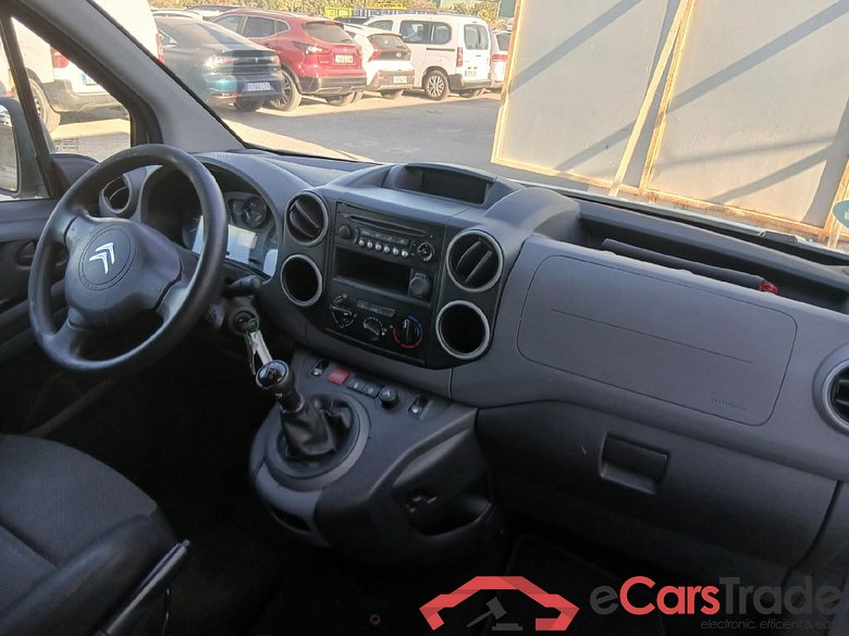 CITROEN Berlingo / 2015 / 3P / furgón derivado de turismo BlueHDi 74KW (100CV) #3
