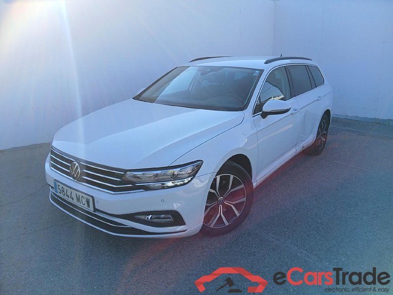 VOLKSWAGEN Passat / 2019 / 5P / familiar Variant Executive 2.0 TDI 110kW DSG #1