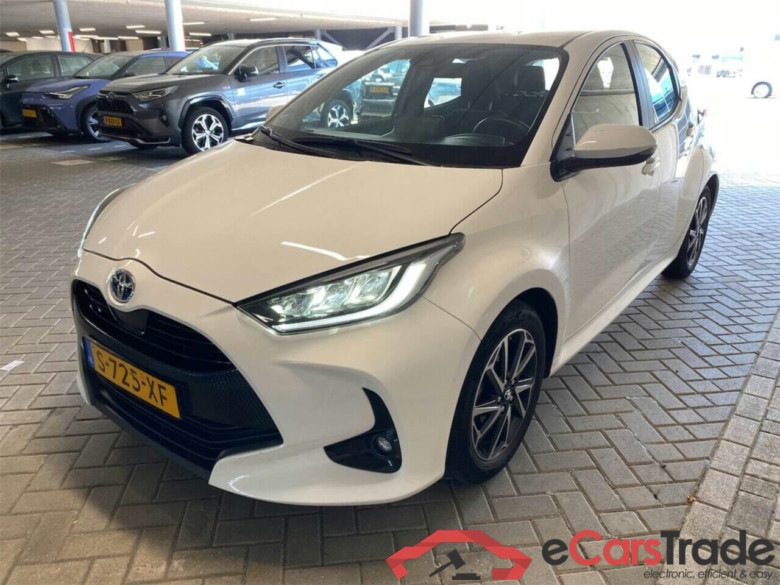 TOYOTA YARIS 1.5 Hybrid Dynamic #1