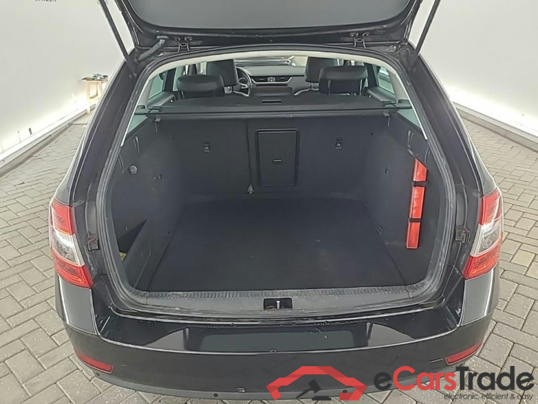 SKODA Octavia Combi 1.5 TSI Greentech Business Edition DSG 5D 11 Uitl. #5