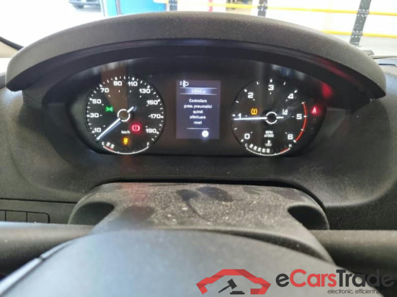 PEUGEOT BOXER / 2023 / 4P / FURGONE 2.2 BLUEHDI 120 SeS 330 L2H2 #4
