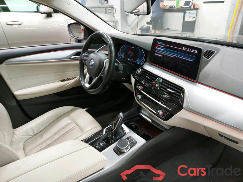BMW - BMW 5 TOURING 520e 204PK Business Edition Pack Business With Dakota Heated Seats & Travel Pack & Parking Assistant Pack & Pano Roof   * HYBRID * #3