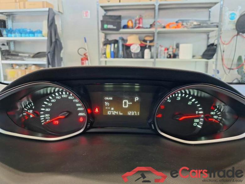 PEUGEOT 308 / 2017 / 5P / STATION WAGON SW ACTIVE BLUEHDI 130 EAT8 SeS AUT. #4
