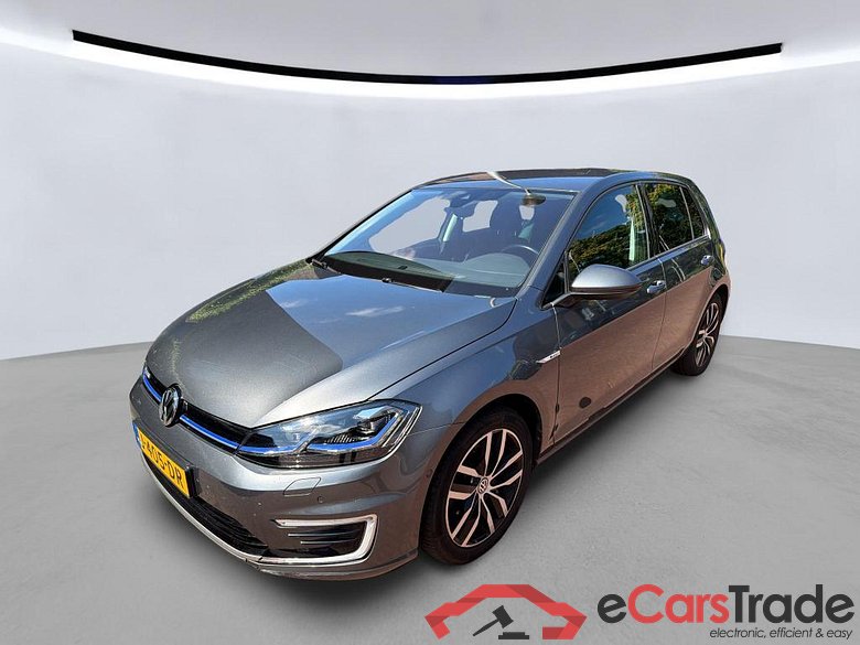 VOLKSWAGEN e-Golf 100 kW #1