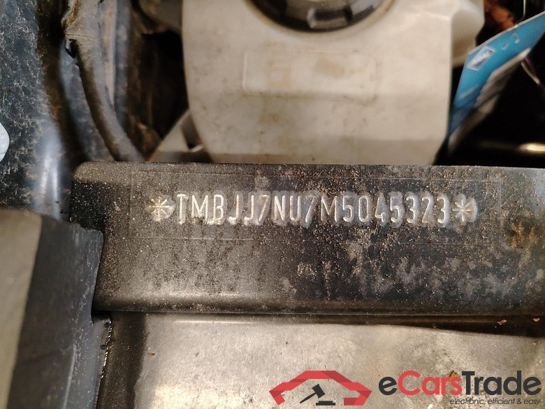 Karoq Clever 2.0 TDI 110KW MT6 E6d #5