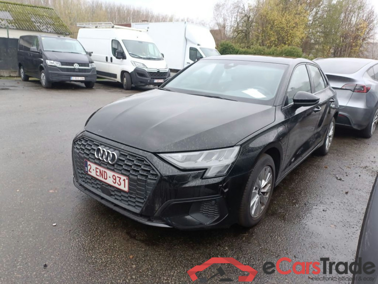 Audi A3 Sportback 1.4 40 TFSI e Attraction 5d !! Damaged car !! #1