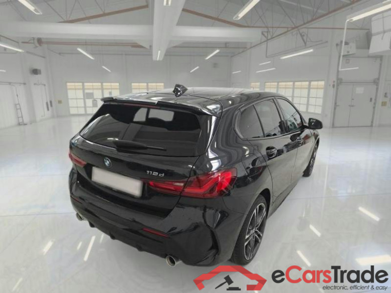 BMW SERIE 1 / 2019 / 5P / BERLINA 118D MSPORT #2