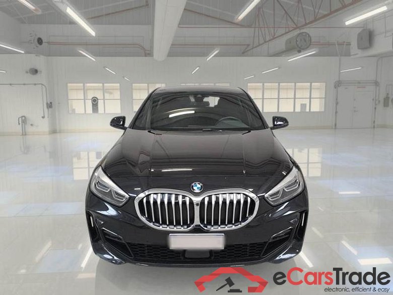BMW SERIE 1 / 2019 / 5P / BERLINA 118D MSPORT #6