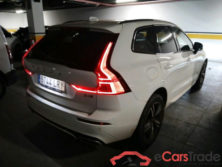 VOLVO XC60 / 2017 / 5P / todoterreno 2.0 B4 D AWD R-Design Auto #2