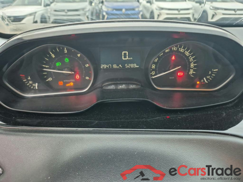 PEUGEOT 208 / 2015 / 5P / berlina con portón 5P ACTIVE BlueHDi 73kW (100CV) #4