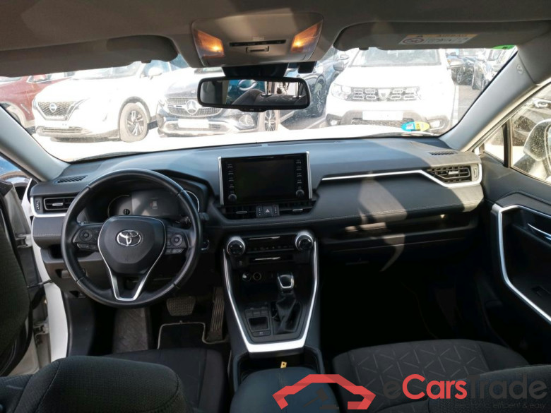 TOYOTA Rav4 / 2018 / 5P / todoterreno 2.5l 220H Advance #3