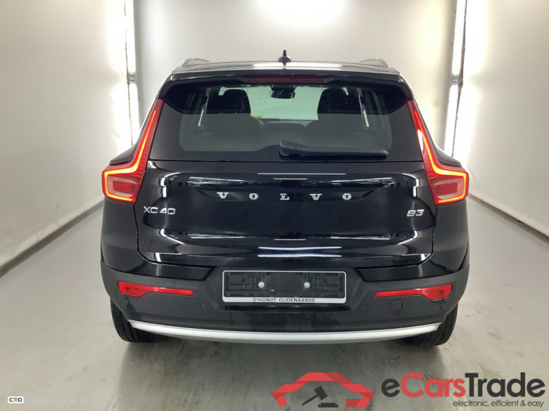 VOLVO XC40 2.0 B3 MHEV CORE DCT #5