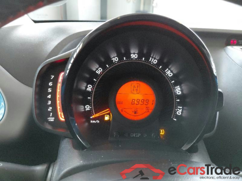 TOYOTA AYGO CONNECT / 2018 / 5P / BERLINA 1.0 VVT-I X-COOL MMT #4