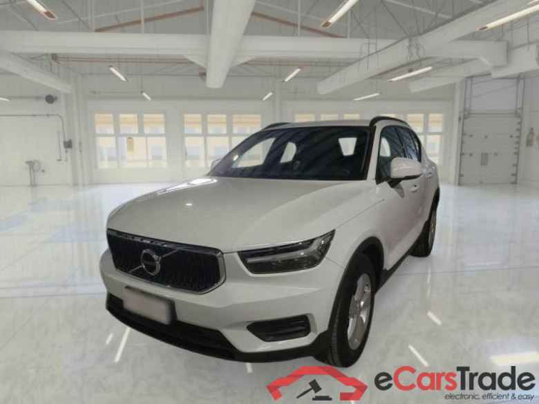 VOLVO XC40 / 2017 / 5P / SUV T2 MOMENTUM CORE