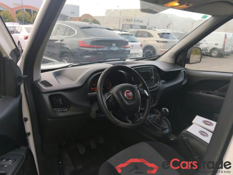 FIAT Doblò Cargo/2015/3P/furgón derivado de turismo Cargo Base 1.6 Mjet 66kW (90CV) #3