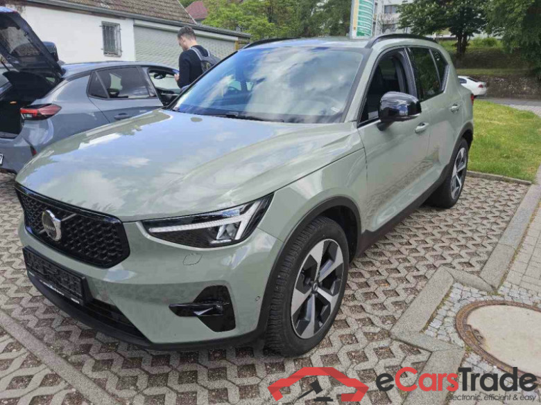 Volvo XC40 (2017->) DE - SUV5 B4 2WD EU6d, Plus Dark, (Facelift) 2022 - 2024