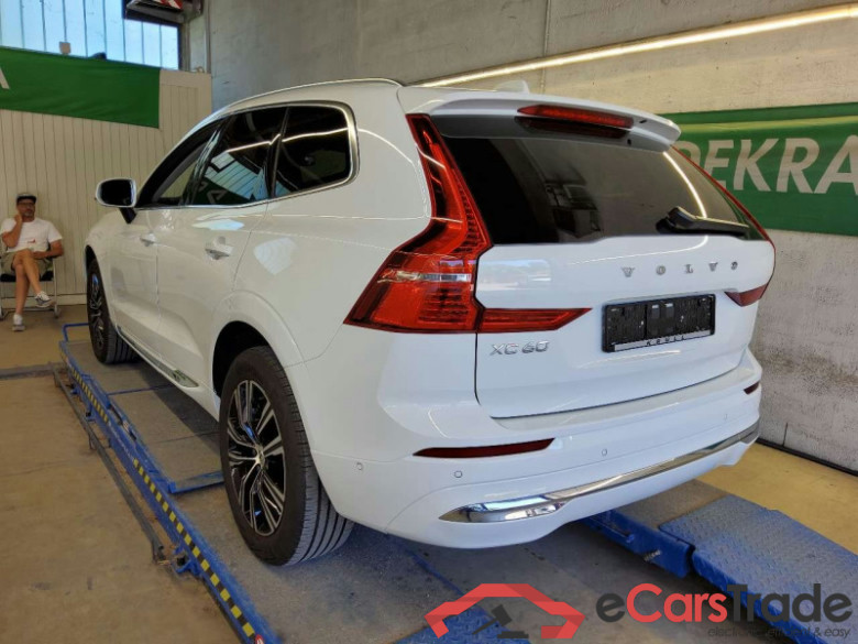 Volvo XC60 (03.2017->) DE - SUV5 B4 (Benzin) 2WD EU6d, Inscription Mild-Hybrid, (Facelift) 2021 - 2022 #4