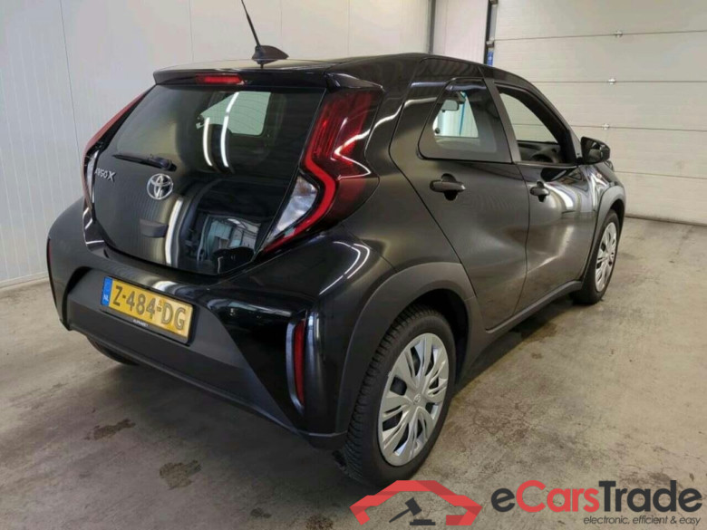 TOYOTA Aygo X 1.0 VVT-i MT Play #2