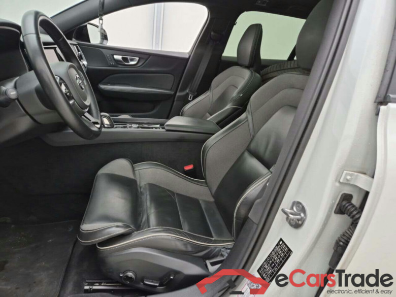 Volvo V60 2.0 B4 R-Design Aut. Pano LED Virtual ACC Navi Sport-Leather KeylessGo Camera Klima PDC ... #5