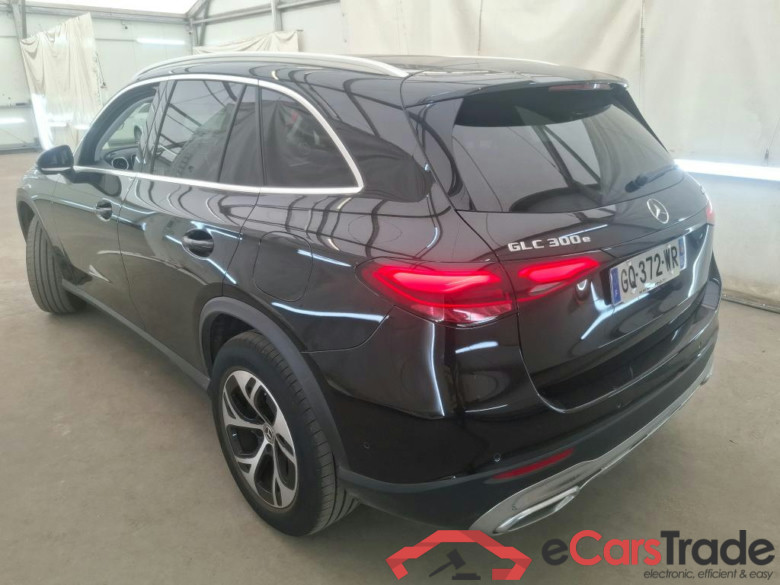 MERCEDES-BENZ GLC / 2022 / 5P / SUV GLC 300 e Business Line 4MATIC #2