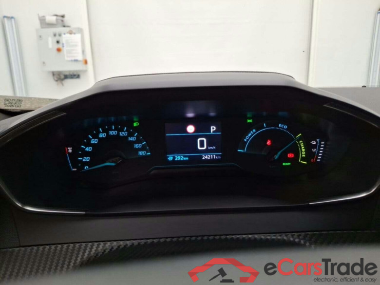 PEUGEOT e-2008 EV Style 50 kWh #4