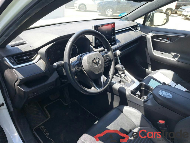 TOYOTA Rav4 / 2018 / 5P / todoterreno 2.5l 220H Style #3