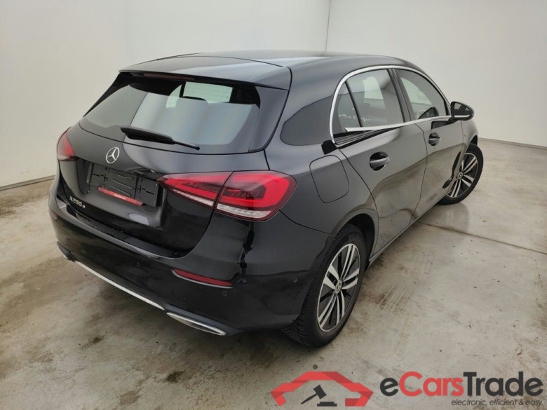 Mercedes-Benz A-Klasse A 250 e Business Solution 5d #2