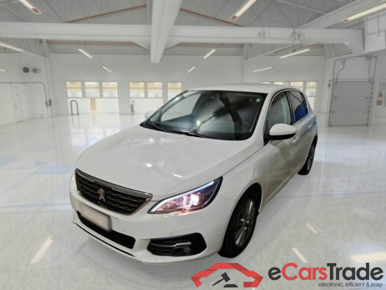 PEUGEOT 308 / 2017 / 5P / BERLINA ALLURE BLUEHDI 130 SeS