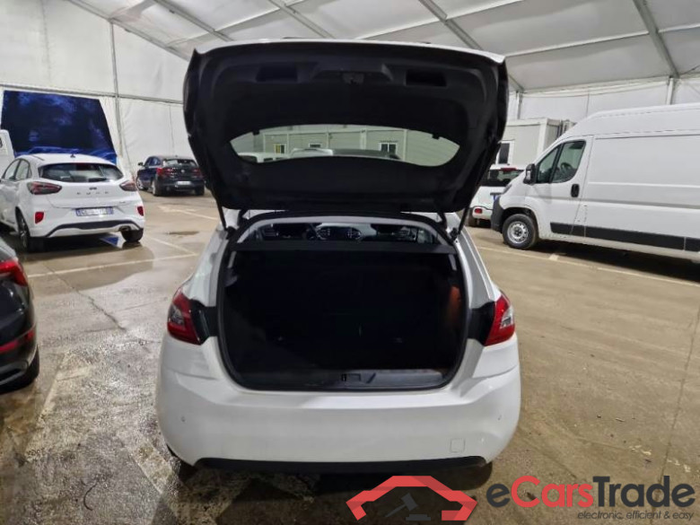 PEUGEOT 308 / 2017 / 5P / BERLINA ALLURE BLUEHDI 130 SeS #4