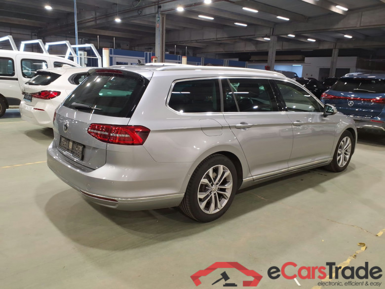 VOLKSWAGEN PASSAT VARIANT DIESEL - 2015 2.0 TDi SCR Highline Business DSG(EU6.2) STOCK #4