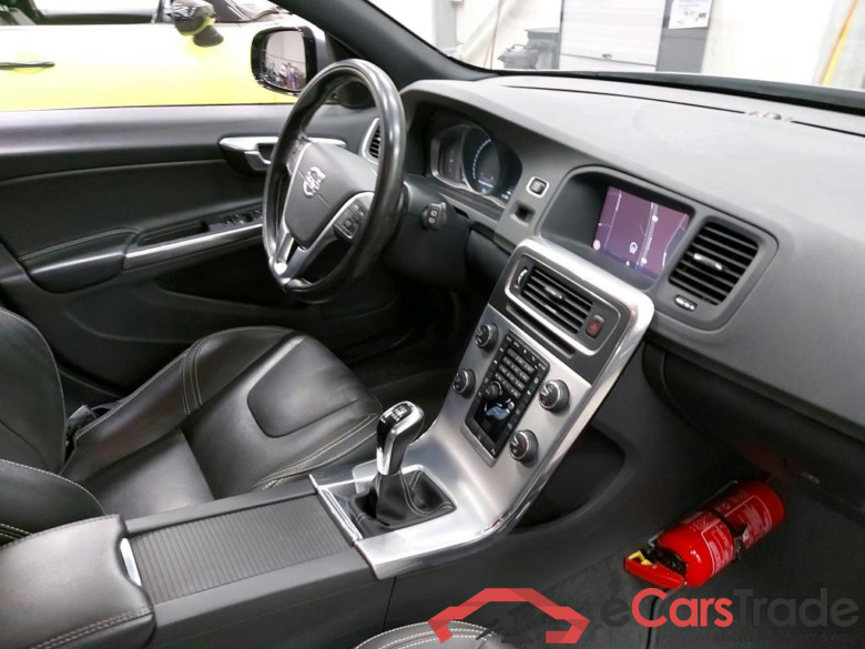 VOLVO - V60 D2 120PK With Climatic & Navigation & Heated Seats & Cruise Control & Rear Park Sensors #3