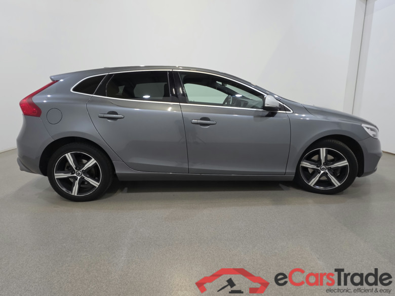 Volvo V40 2.0 T2 R-Design LED Navi Sport-Leather Klima PDC ... #5