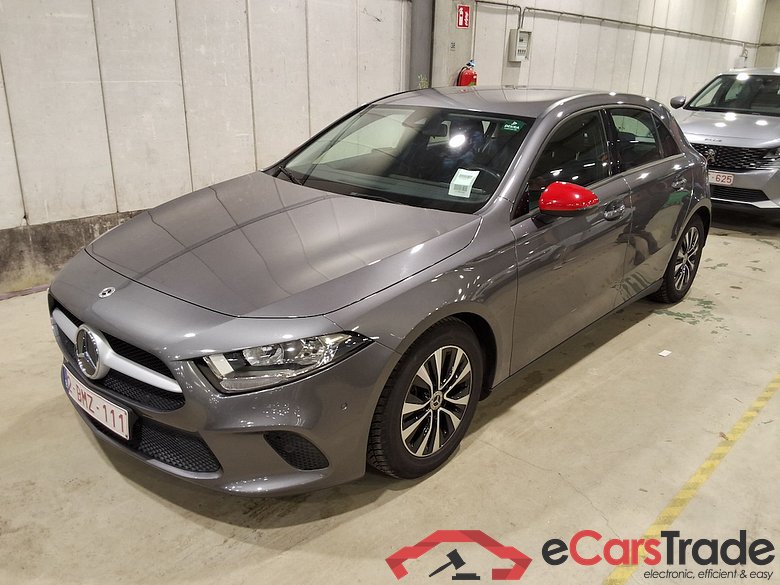 MERCEDES-BENZ A-CLASS 1.3 A 180 ESSENTIAL LINE DCT