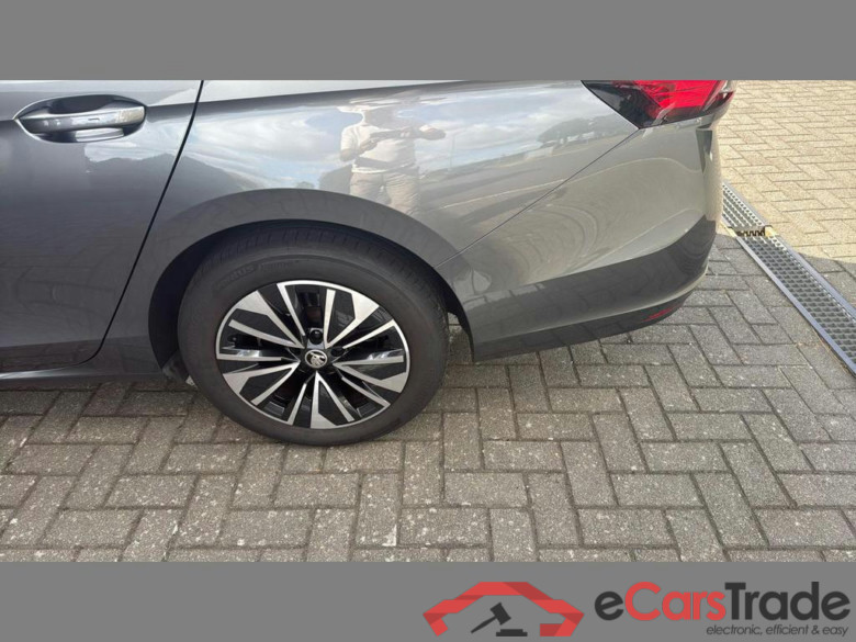 SKODA Superb SW Superb Combi 1.5 TSI ACT MHEV Anniversary Edition DSG #6