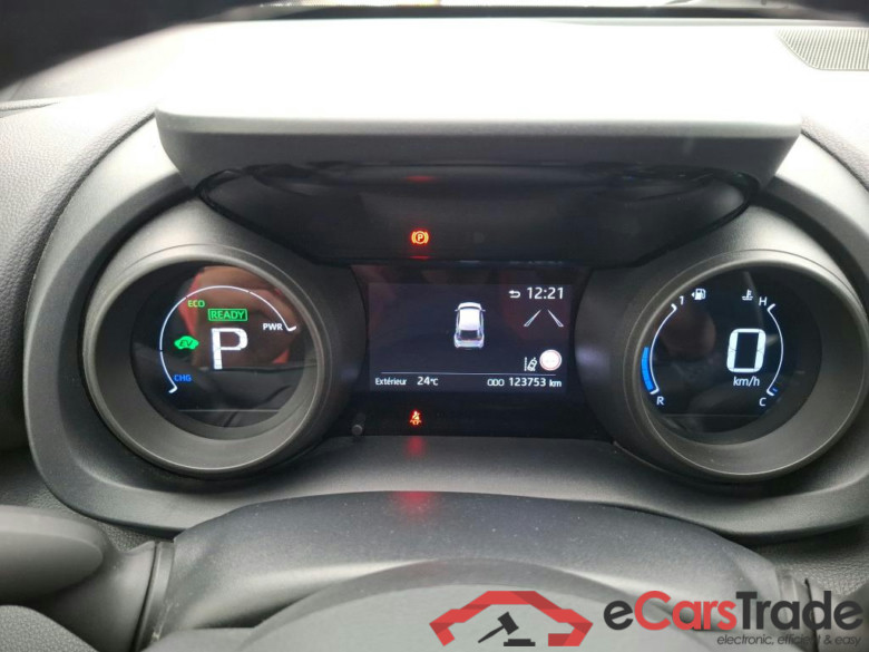 TOYOTA Yaris Cross Hybride / 2021 / 5P / SUV 1.5 HYBRID 116H DESIGN AWD AUTO #6