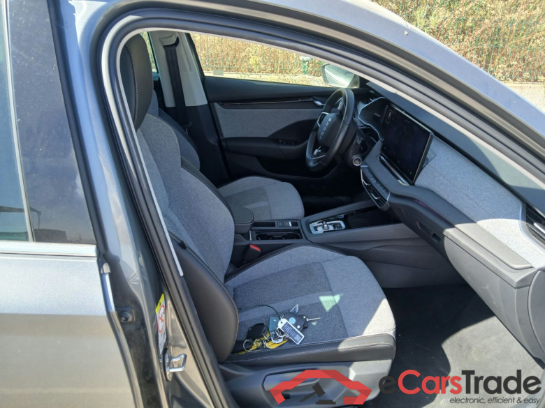 SKODA Octavia 2.0 TDI 110 kW (150CV) DSG 7 vel AutomÃ¡tico Combi Design(Pano-Roof + Winterpack) #3