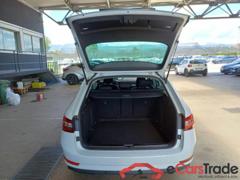 SKODA SUPERB WAGON / 2019 / 5P / STATION WAGON 2.0 TDI EVO 110KW EXECUTIVE DSG #5