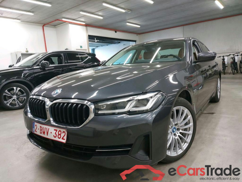 BMW - BMW 5 BERLINE 520e 204PK Business Edition Pack Comfort Plus With Dakota Sport Seats & Travel Pack & Driving Assistant Pro & Parking Assistant Plus * HYBRID * #1