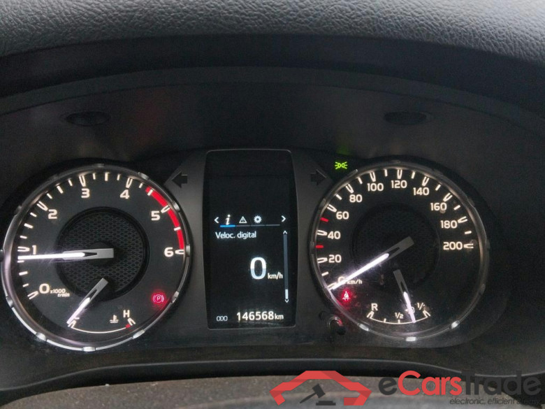 TOYOTA Hilux / 2020 / 4P / pickup 2.4 D-4D Cabina Doble GX #4