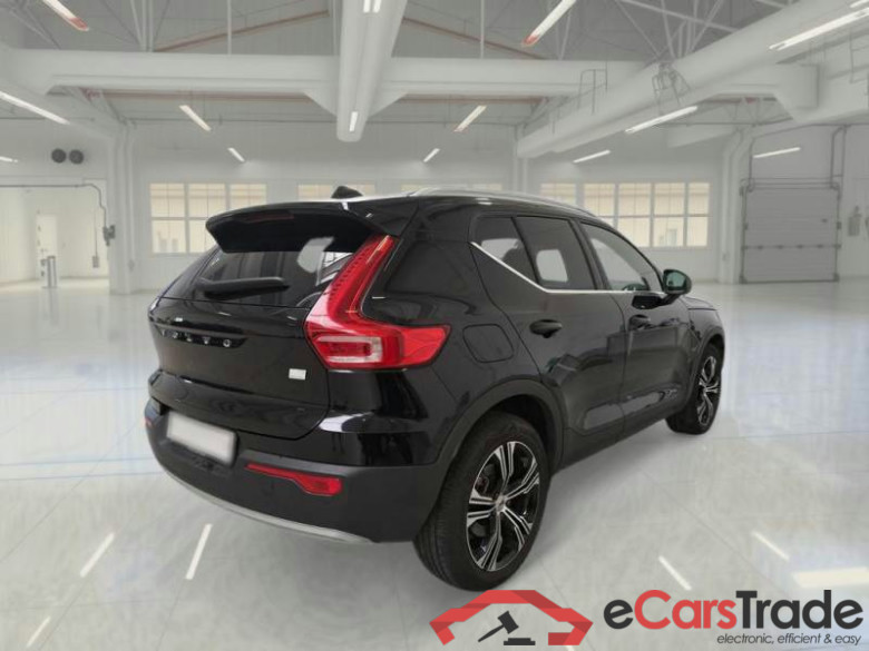 VOLVO XC40 / 2017 / 5P / SUV T5 PLUG-IN HYBRID AUTO RECHARGE INSCR. #2