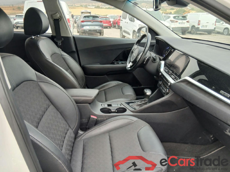 KIA Niro / 2019 / 5P / crossover 1.6 GDi HEV 104kW (141CV) Emotion (AC) #6