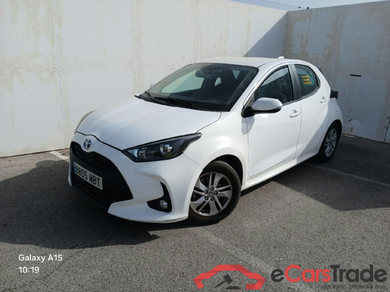 TOYOTA YARIS 1.5 120H Business Plus #1