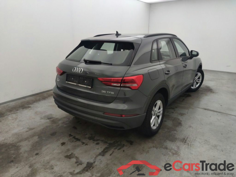 Audi Q3 35 TFSI Attraction 5d #2