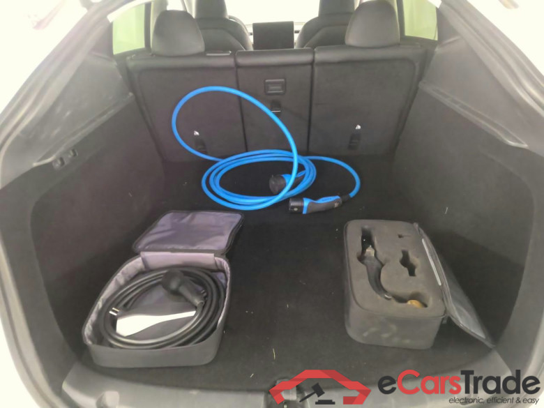 Tesla Model Y Long-Range AWD #6