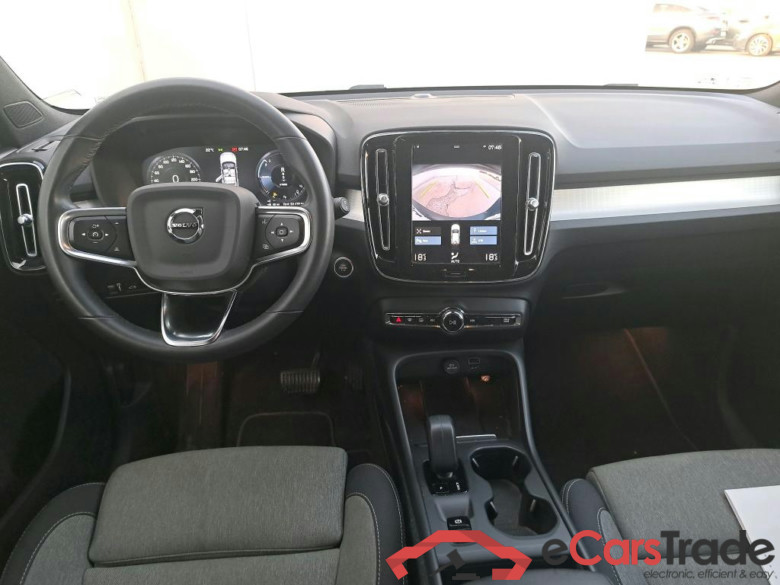 VOLVO XC40 / 2021 / 5P / todoterreno 1.5 T4 Recharge PHEV Core Auto #3