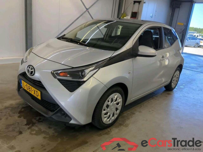 TOYOTA Aygo 1.0 VVT-i x-play