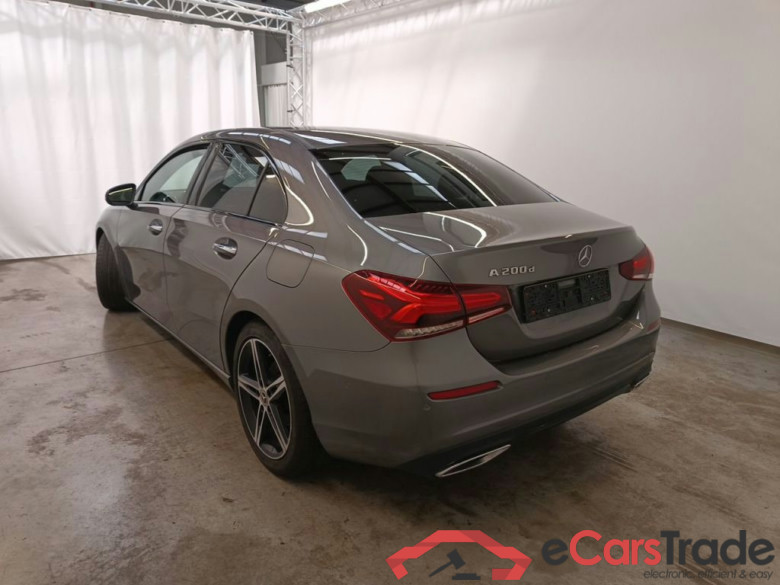 MERCEDES CLASSE A SEDAN DIESEL (V177) A 200 d 150hp Luxury Line 4d #3
