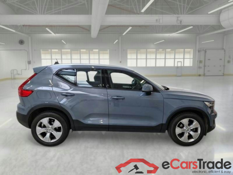 VOLVO XC40 / 2017 / 5P / SUV T3 MOMENTUM PRO #6